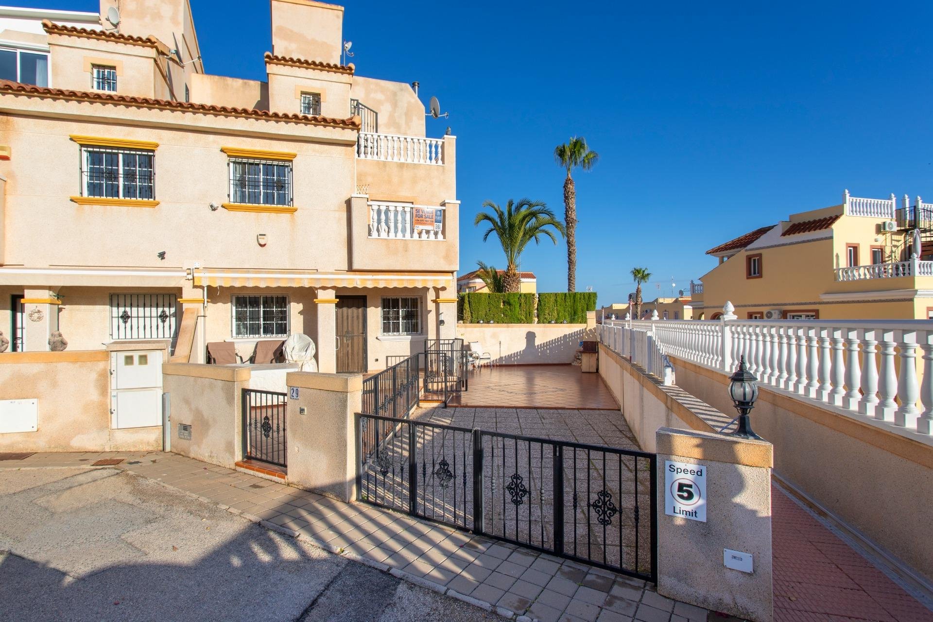 Resale - Town House -
Orihuela Costa - Las Filipinas