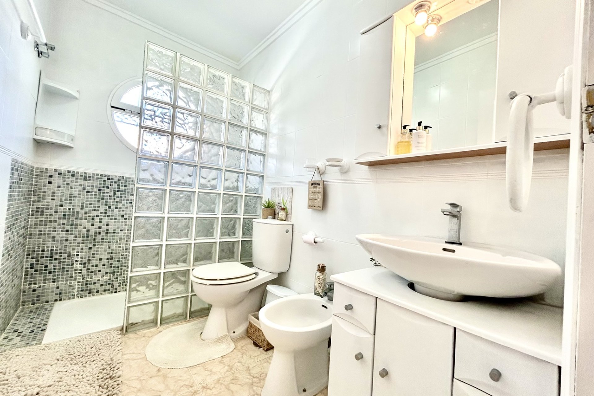 Resale - Town House -
Punta Prima - Costa Blanca