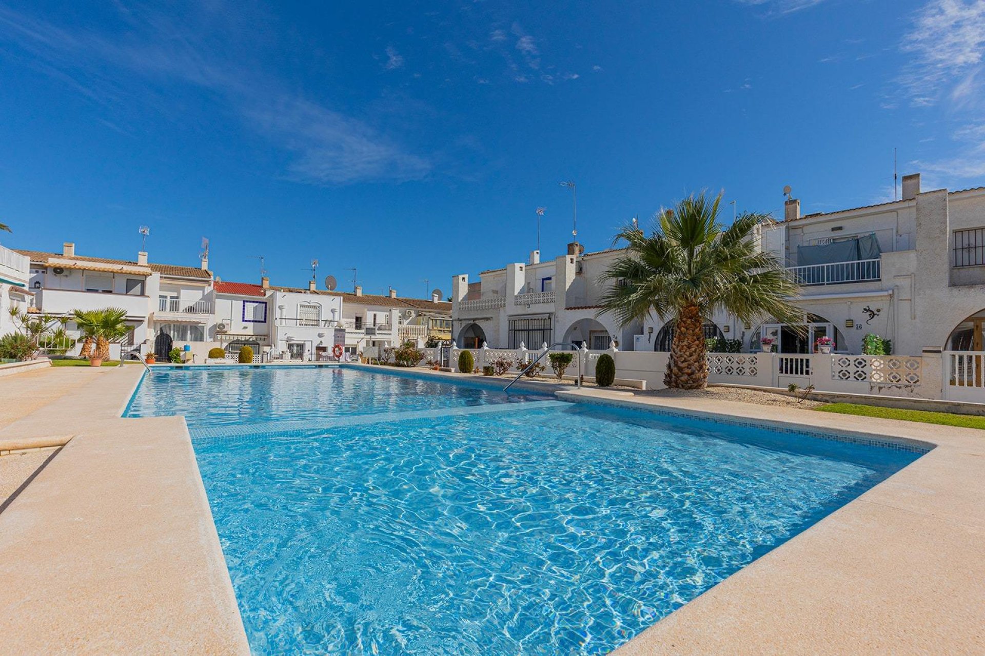 Resale - Town House -
Torrevieja - Calas Blanca