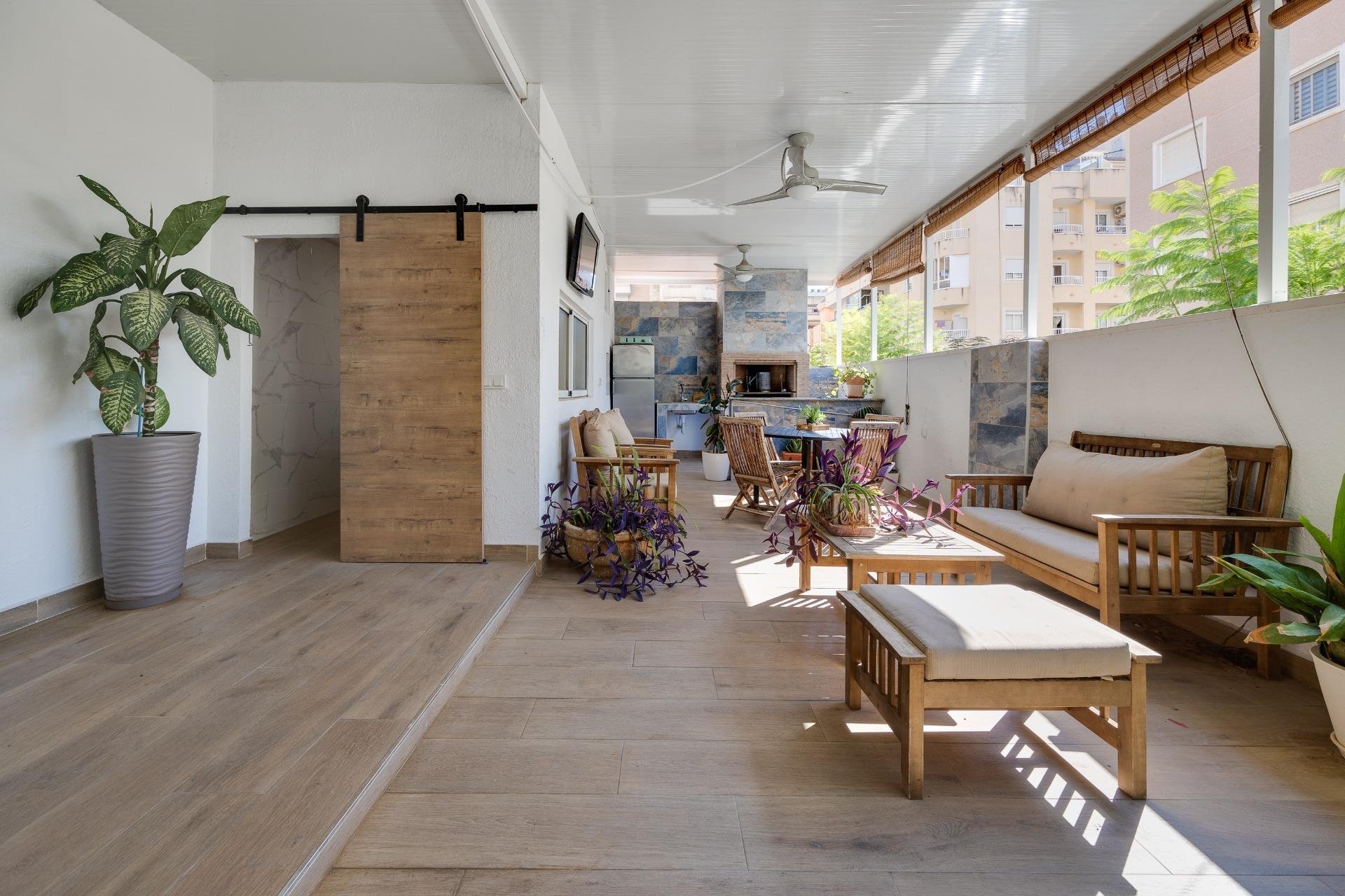 Resale - Town House -
Torrevieja - Centro