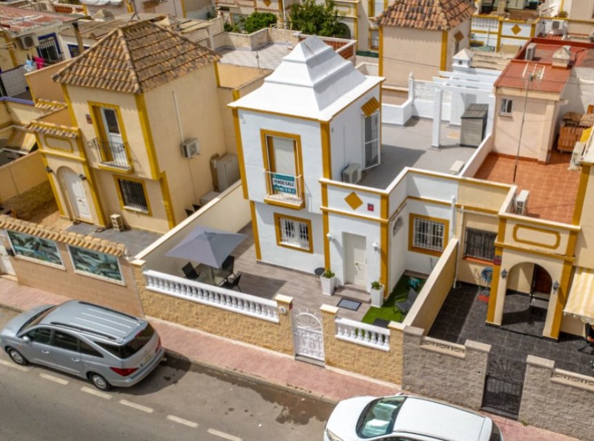 Resale - Town House -
Torrevieja - Costa Blanca
