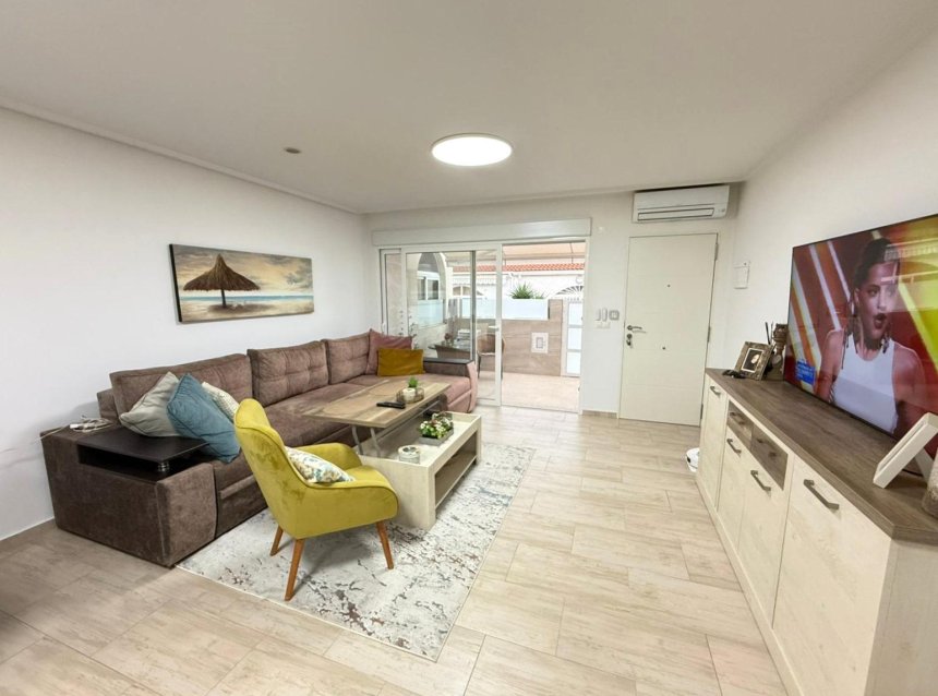 Resale - Town House -
Torrevieja - El Chaparral