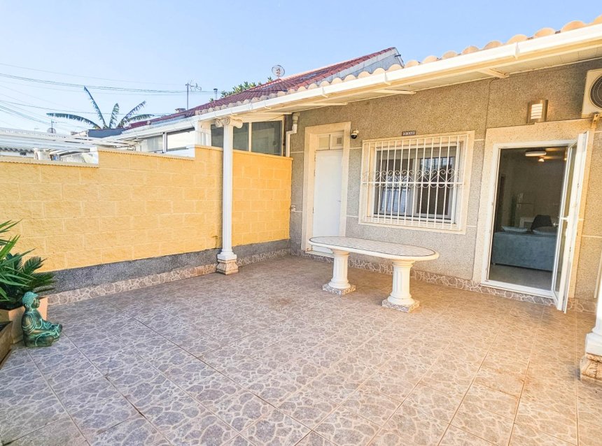 Resale - Town House -
Torrevieja - El Limonar
