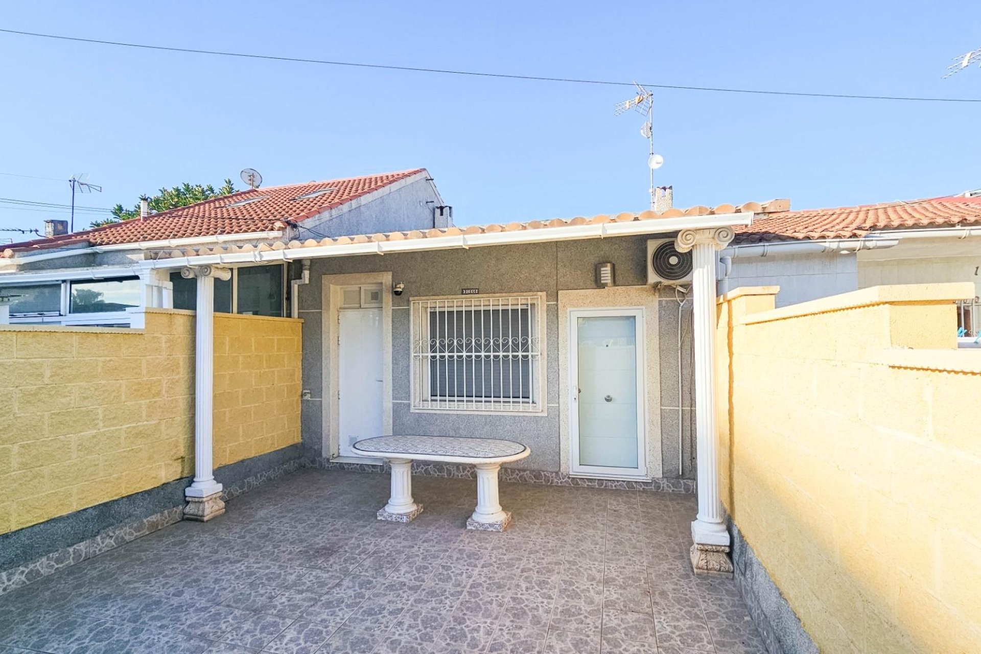 Resale - Town House -
Torrevieja - El Limonar