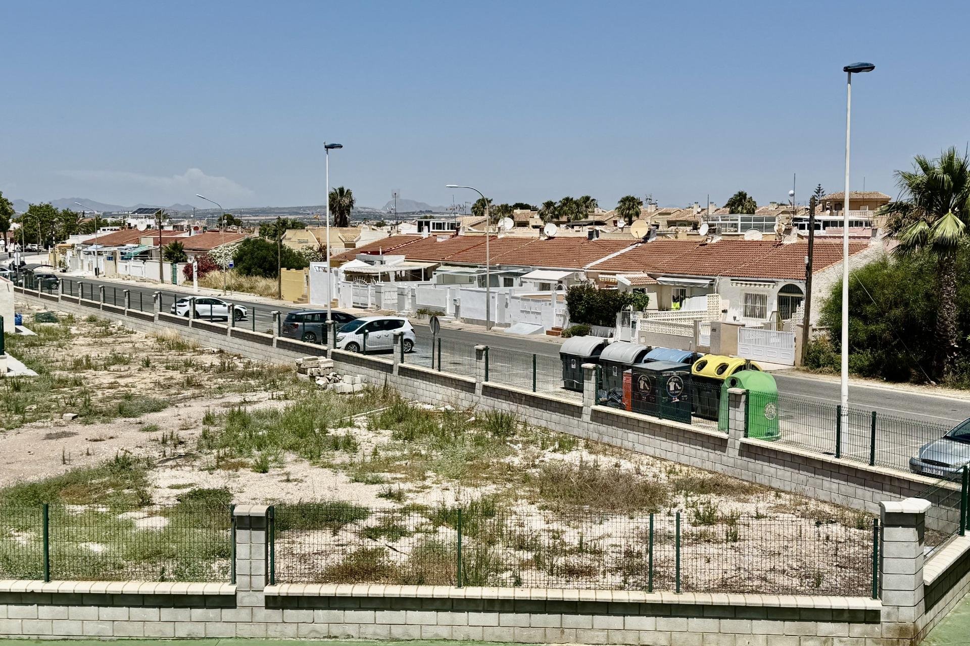 Resale - Town House -
Torrevieja - La Siesta - El Salado - Torreta
