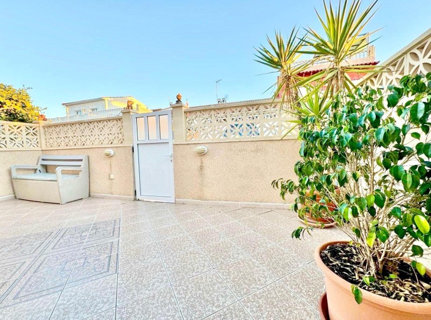 Resale - Town House -
Torrevieja - La Siesta - El Salado - Torreta