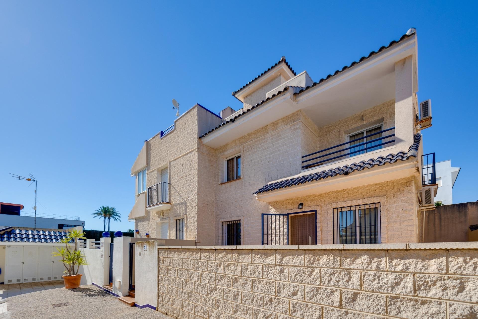 Resale - Town House -
Torrevieja - La Veleta
