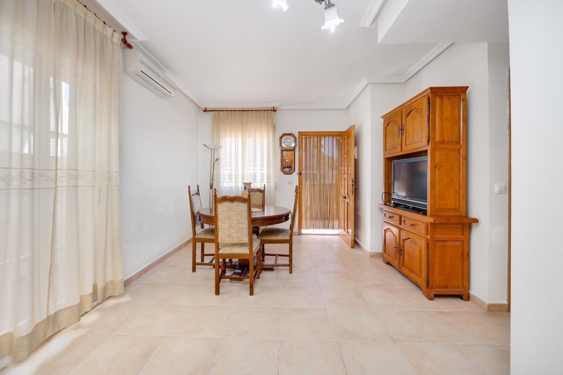 Resale - Town House -
Torrevieja - La Veleta