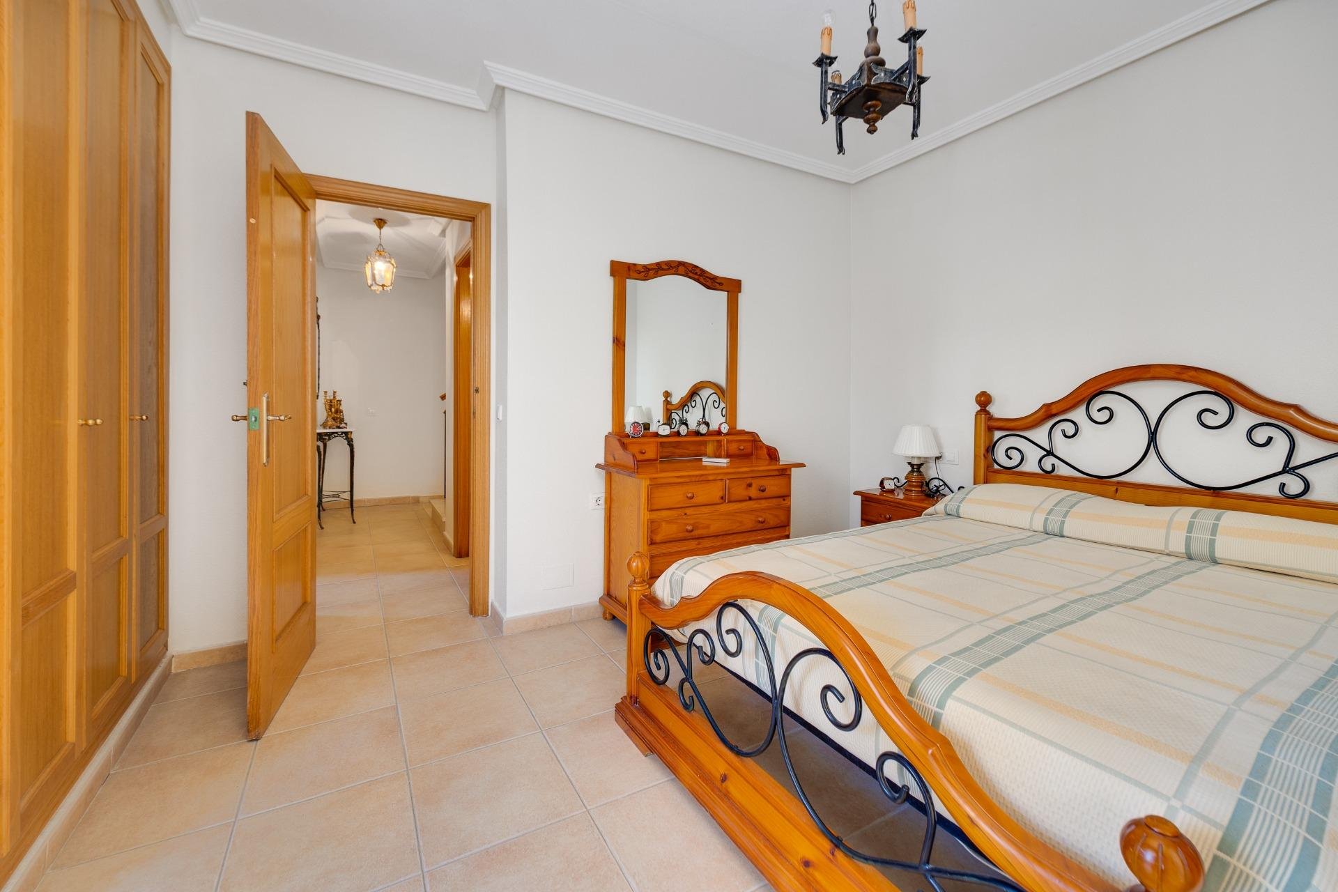 Resale - Town House -
Torrevieja - La Veleta