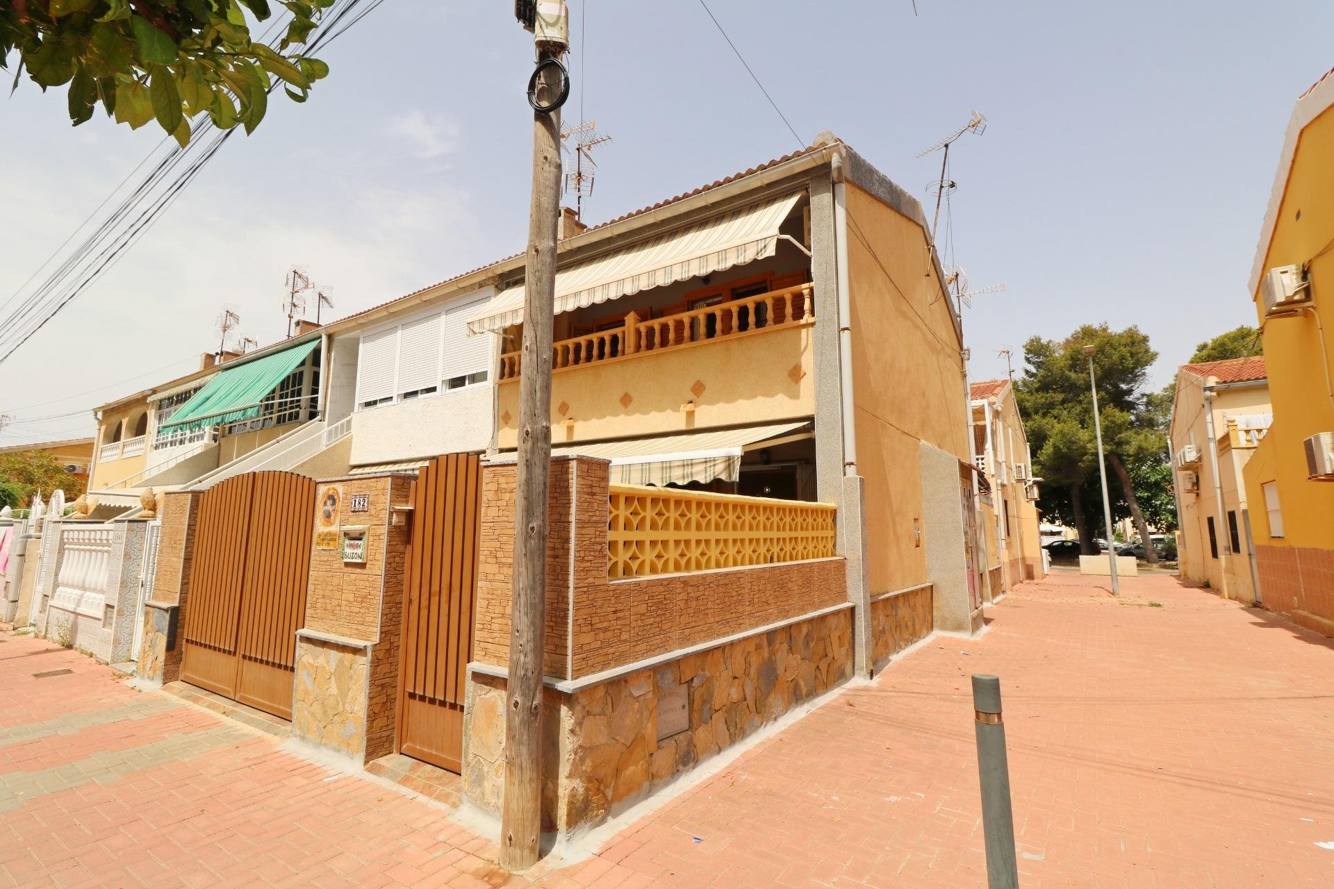 Resale - Town House -
Torrevieja - Playa De Los Naufragos