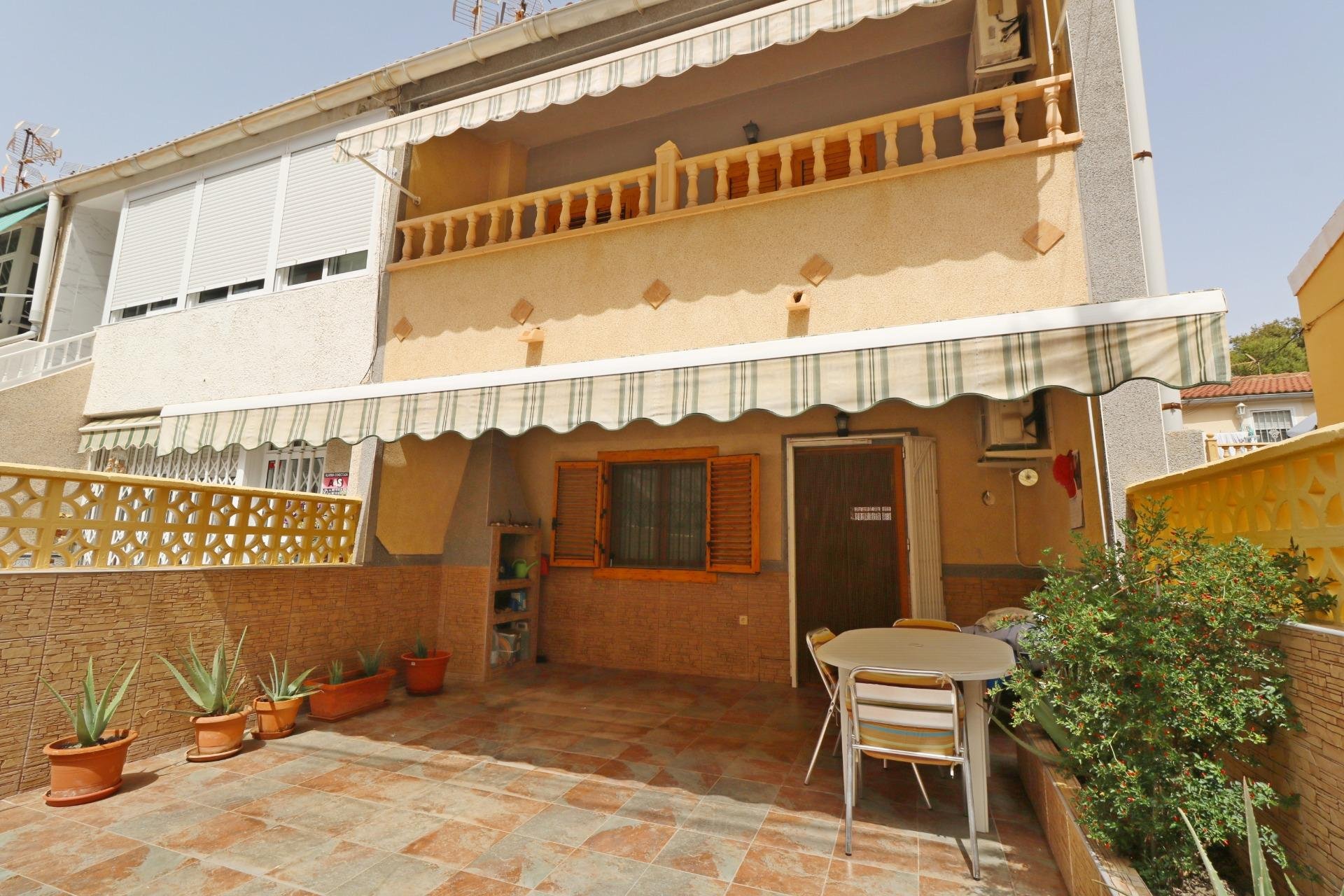 Resale - Town House -
Torrevieja - Playa De Los Naufragos