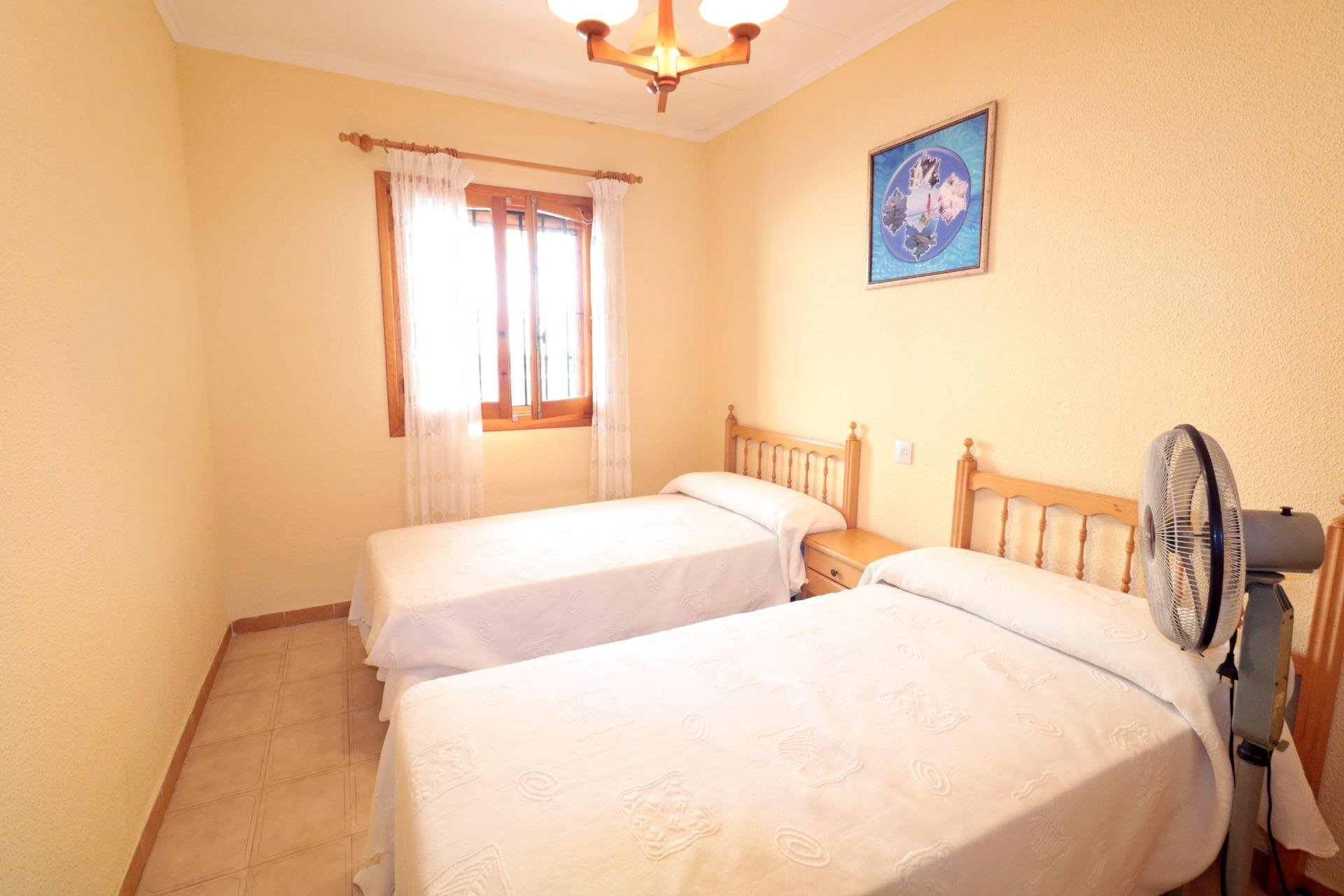 Resale - Town House -
Torrevieja - Playa De Los Naufragos