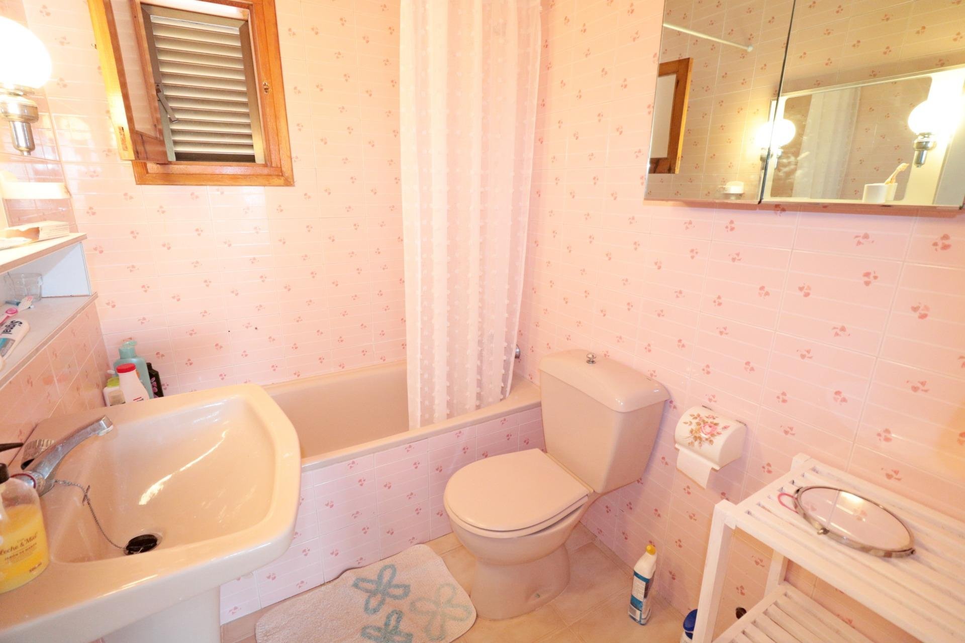 Resale - Town House -
Torrevieja - Playa De Los Naufragos