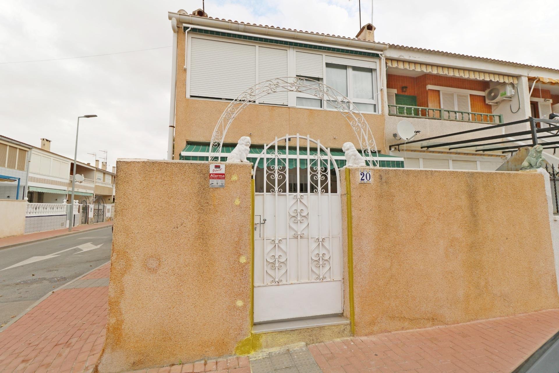 Resale - Town House -
Torrevieja - Playa De Los Naufragos