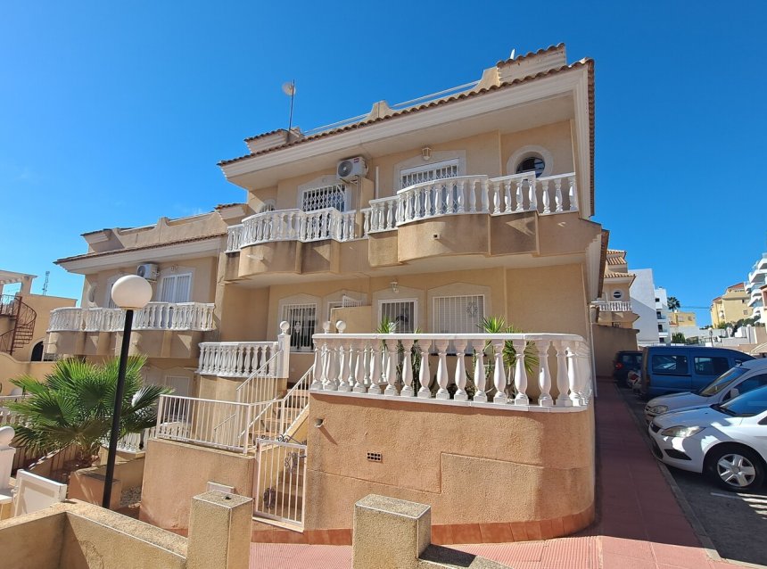 Resale - Town House -
Villamartin - Costa Blanca