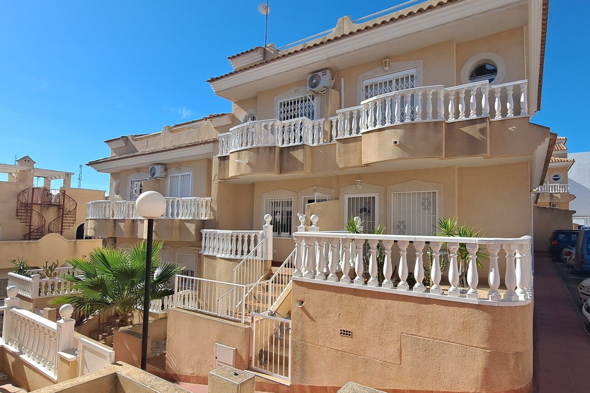 Resale - Town House -
Villamartin - Costa Blanca