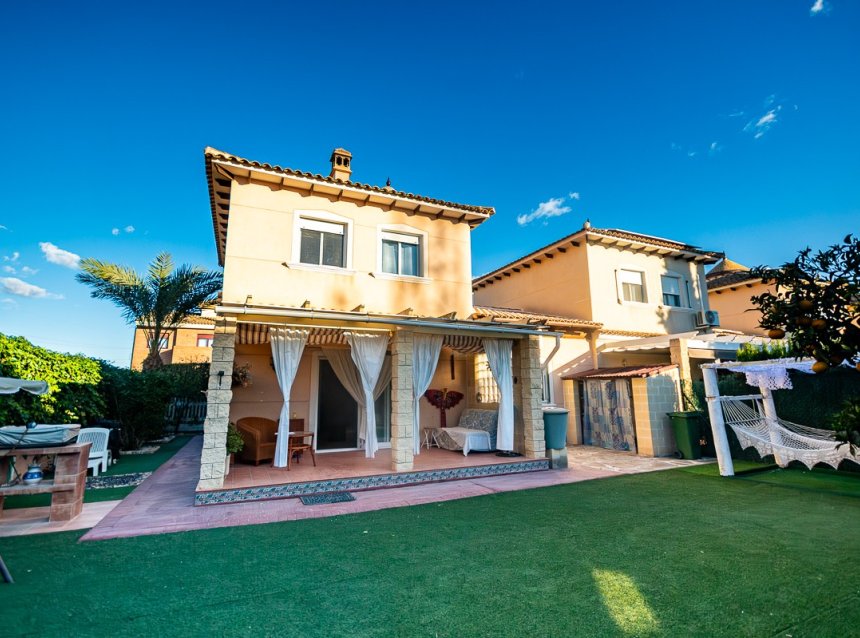 Resale - Villa -
Benferri - Inland