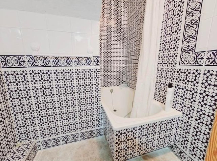 Resale - Villa -
Guardamar del Segura - Guarmar Del Segura