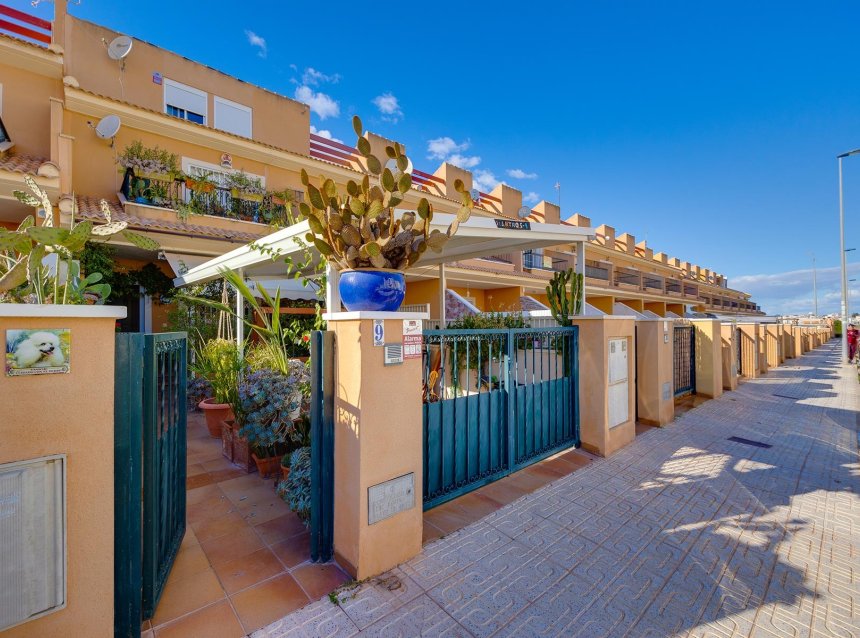 Resale - Villa -
Orihuela Costa - Costa Blanca