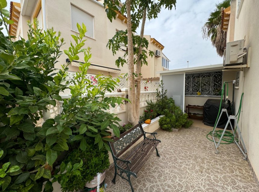 Resale - Villa -
Orihuela Costa - Los Dolses
