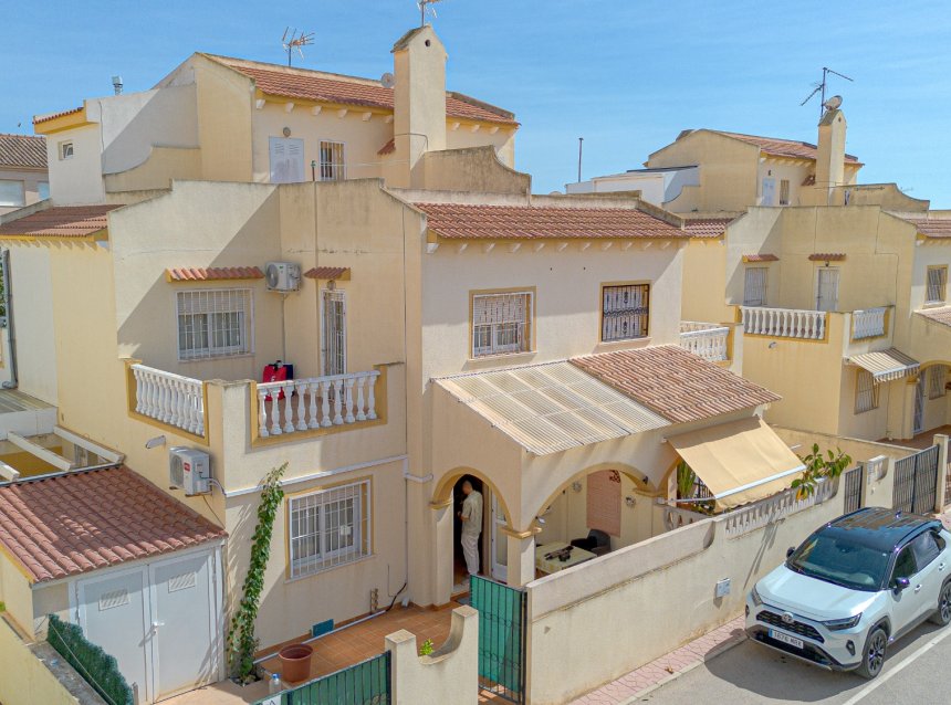 Resale - Villa -
Pilar de la Horadada - Costa Blanca