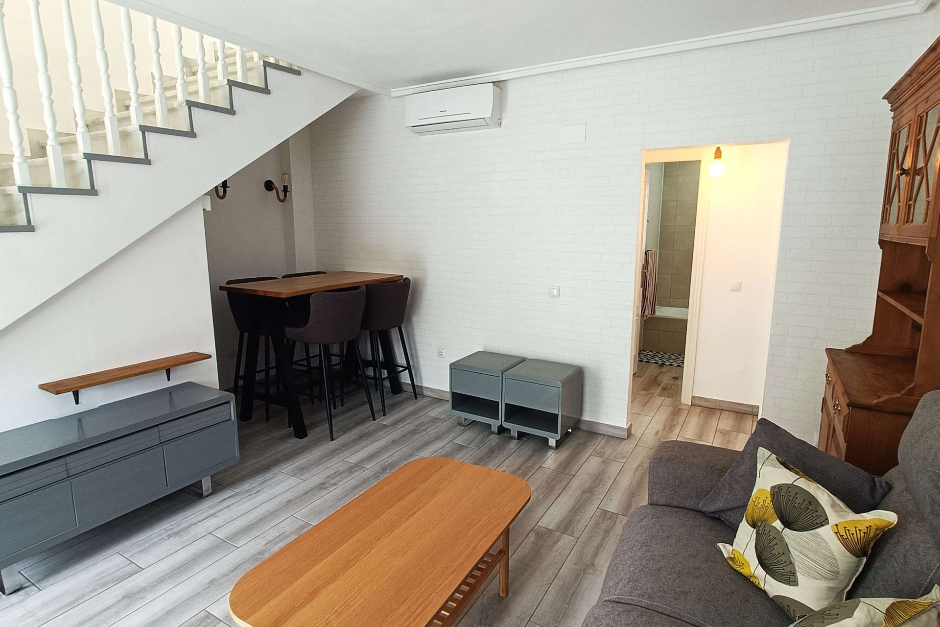 Resale - Villa -
Rojales - Inland