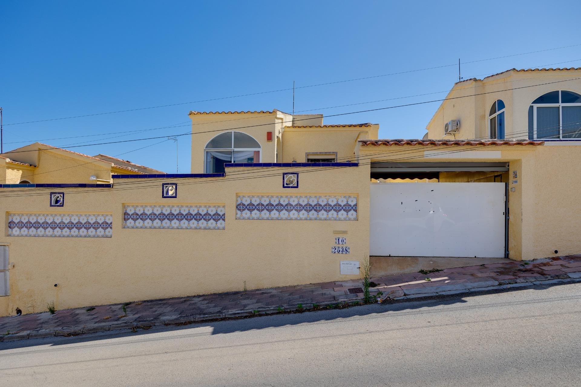 Resale - Villa -
San Fulgencio - La Marina