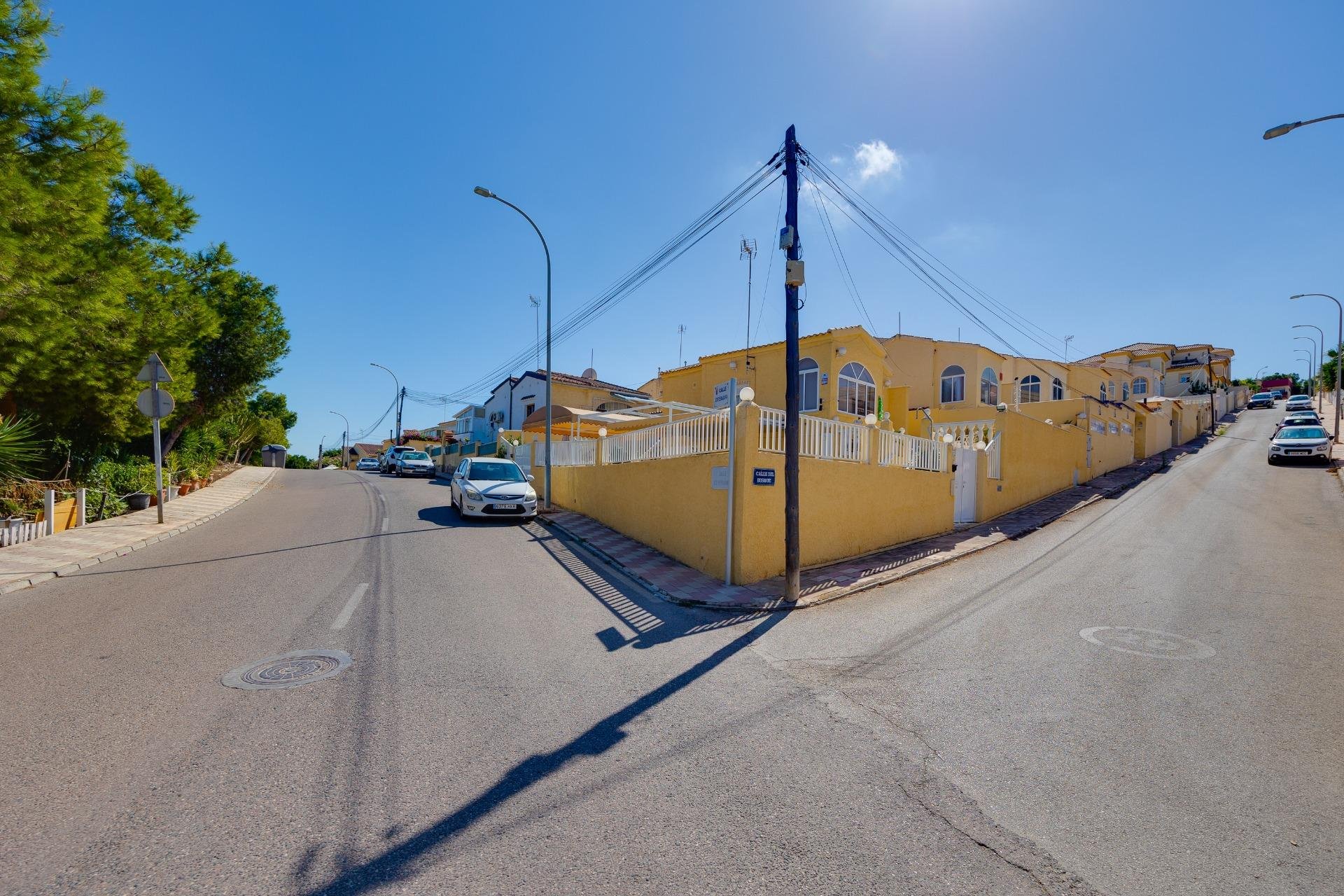 Resale - Villa -
San Fulgencio - La Marina