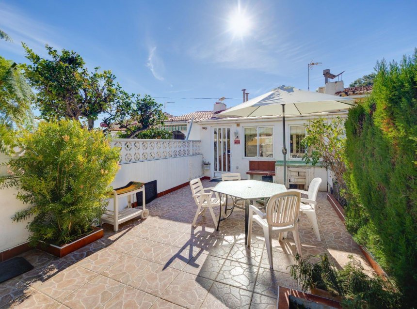 Resale - Villa -
Torrevieja - Calas Blanca