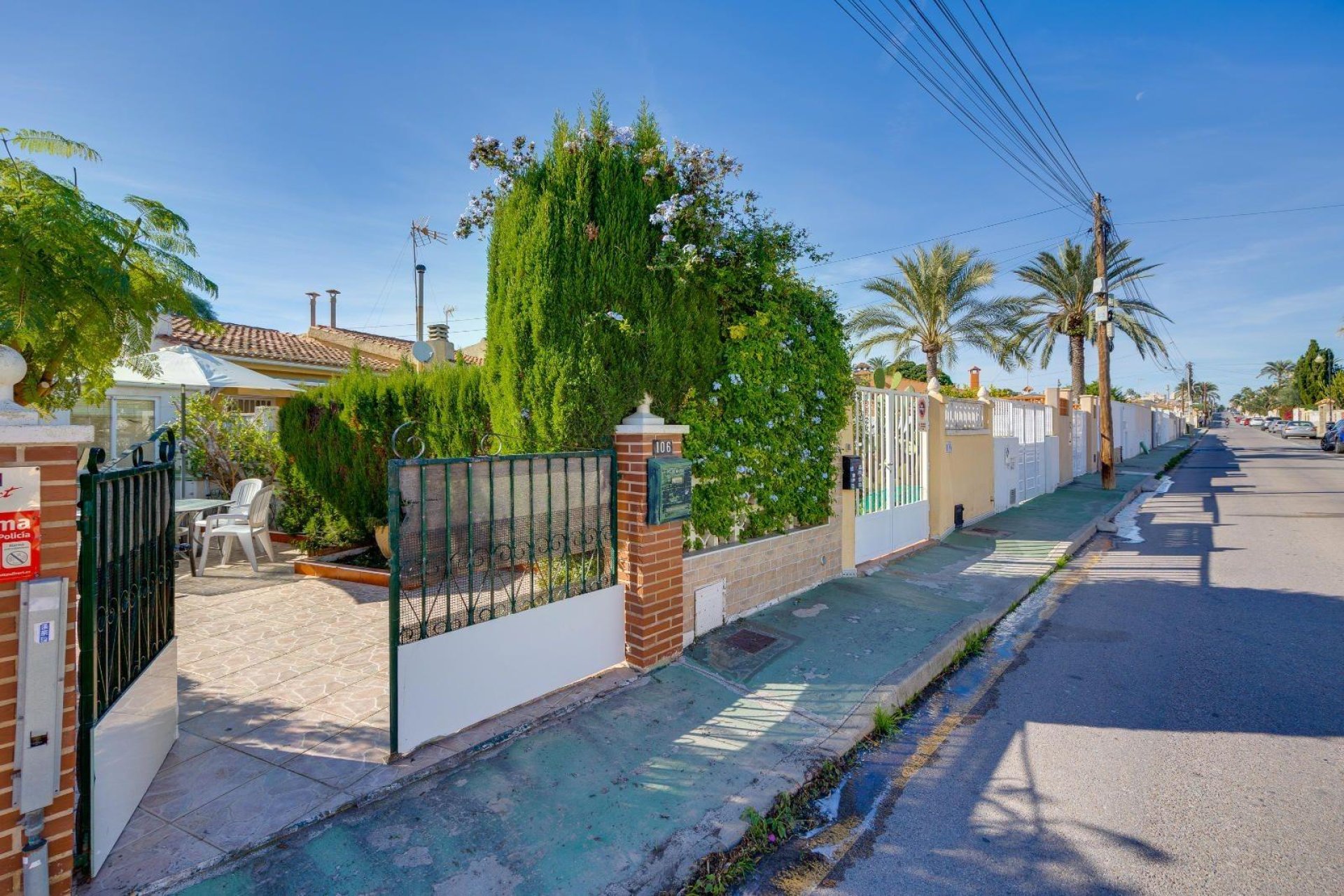 Resale - Villa -
Torrevieja - Calas Blanca