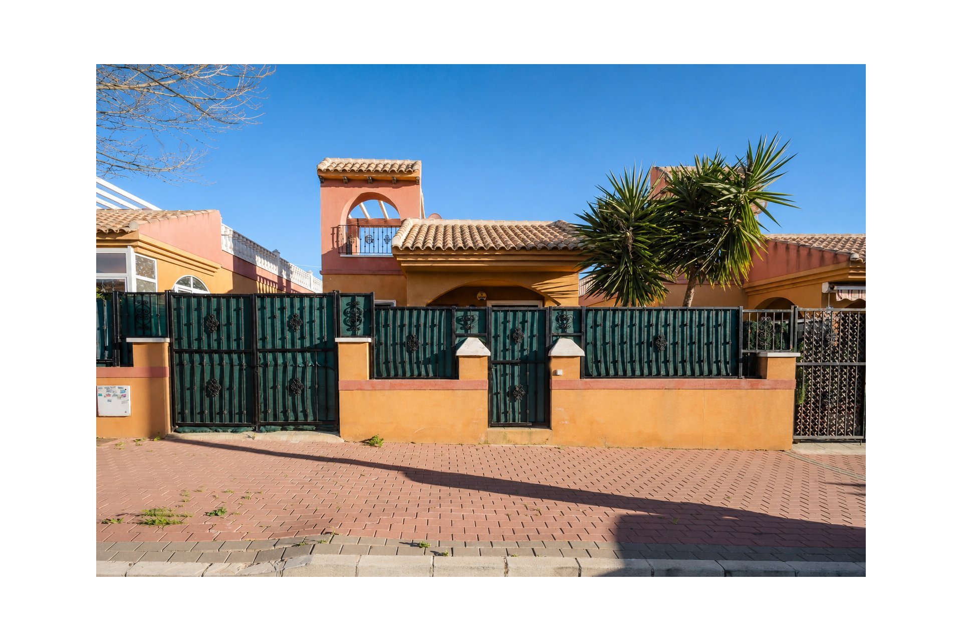 Resale - Villa -
Torrevieja - Costa Blanca