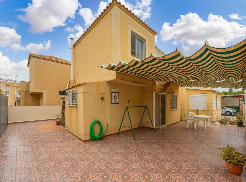 Resale - Villa -
Torrevieja - El Limonar