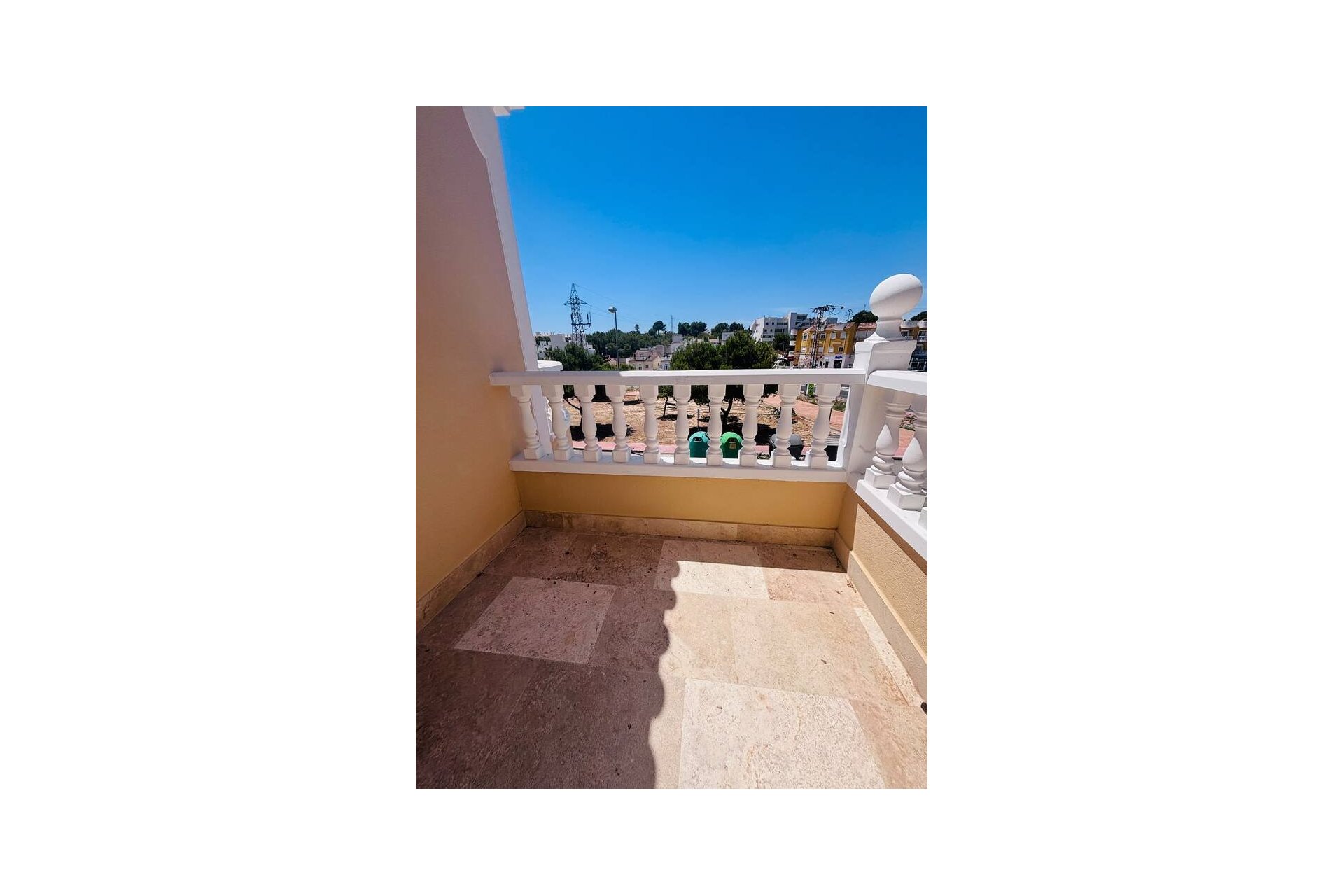 Resale - Villa -
Villamartin - Costa Blanca