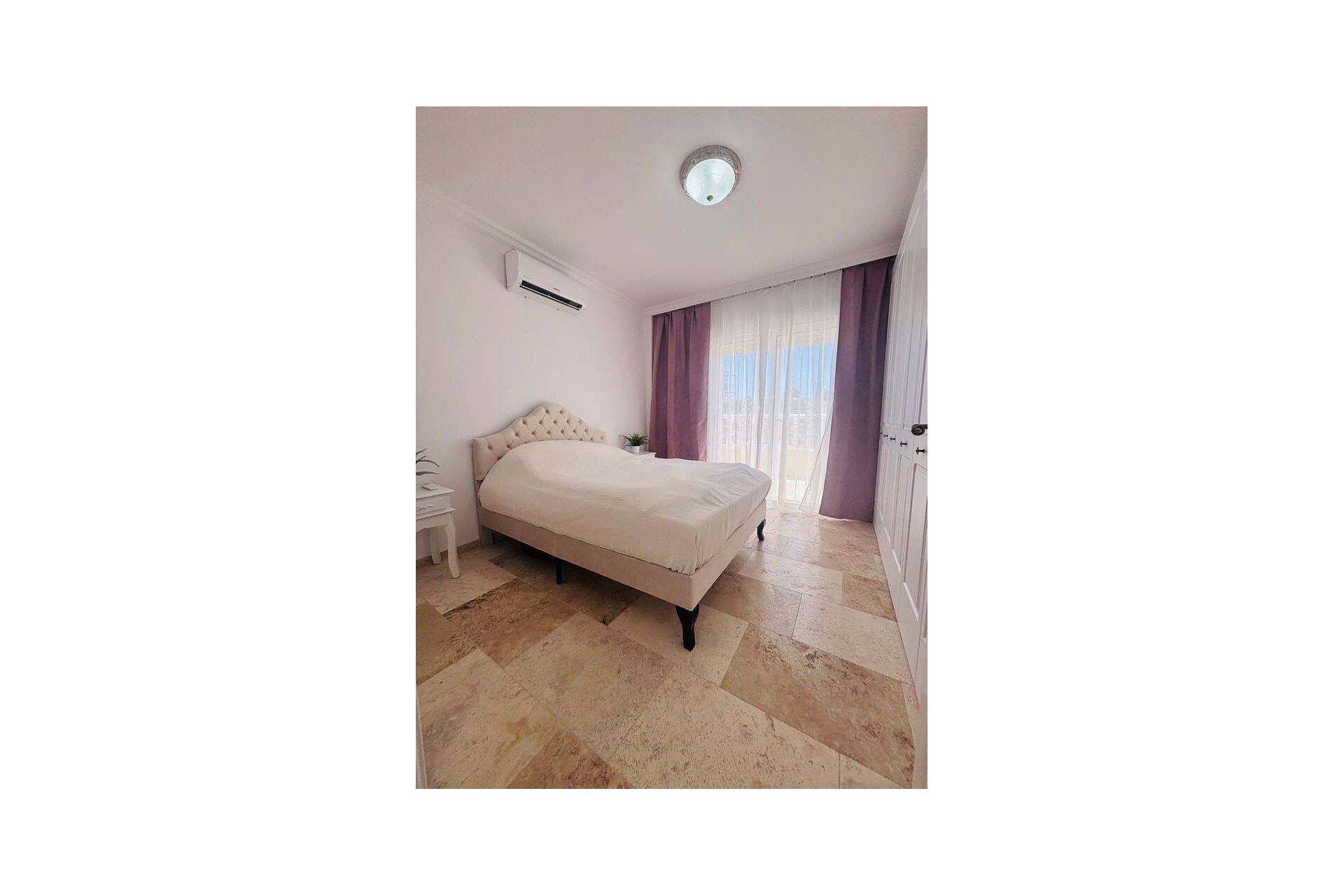 Resale - Villa -
Villamartin - Costa Blanca