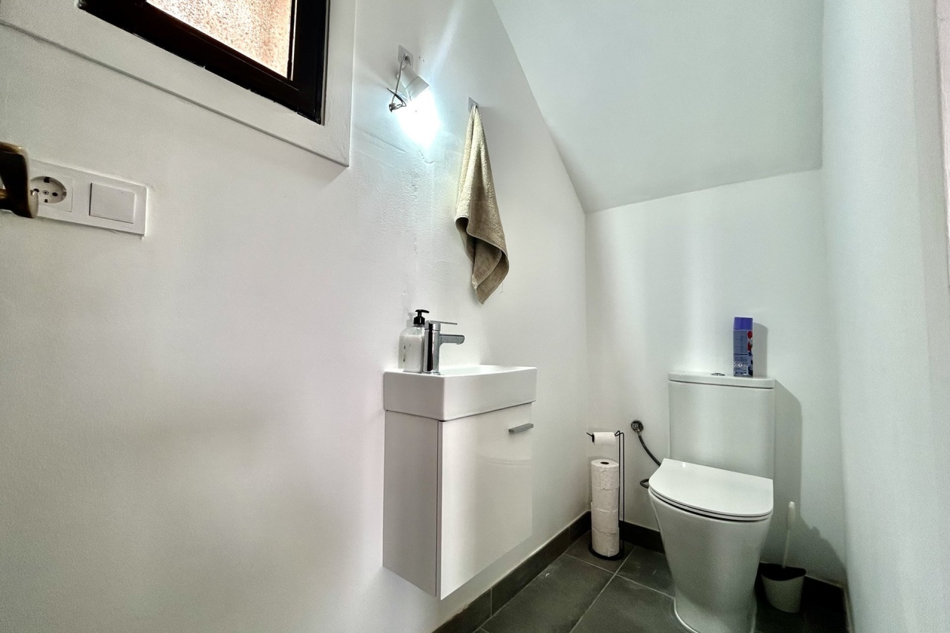 Resale - Villa -
Villamartin - Costa Blanca