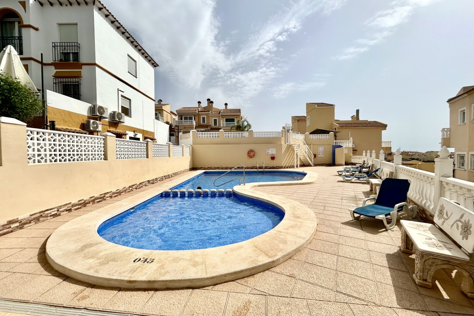 Resale - Villa -
Villamartin - Costa Blanca