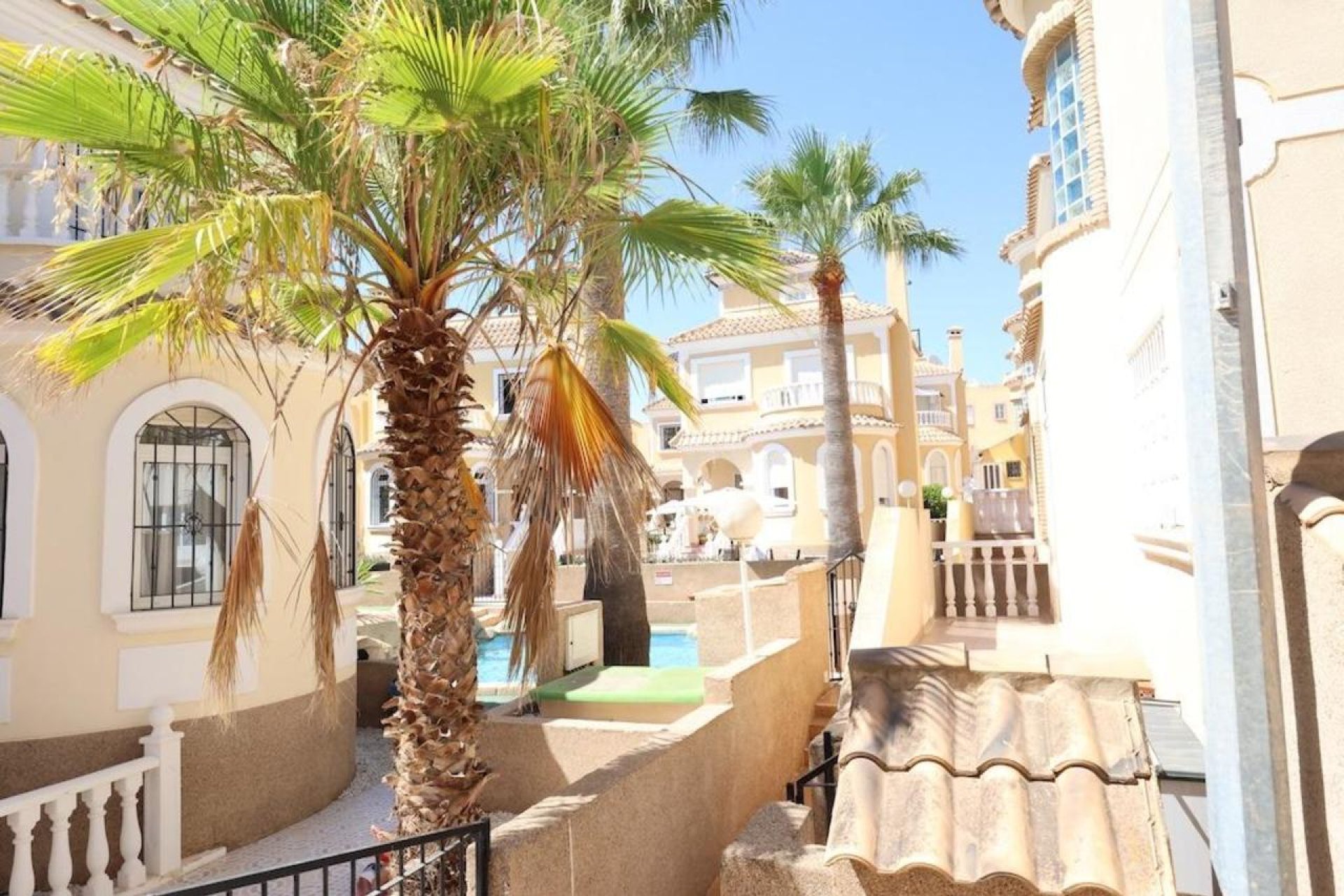 Resale - Villa -
Villamartin - Costa Blanca
