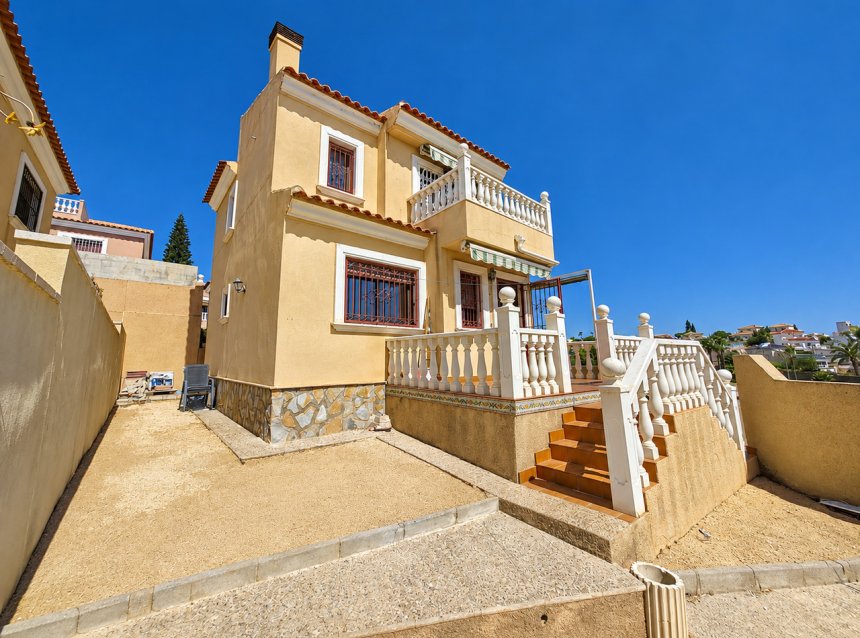 Resale - Villa -
Villamartin - Costa Blanca