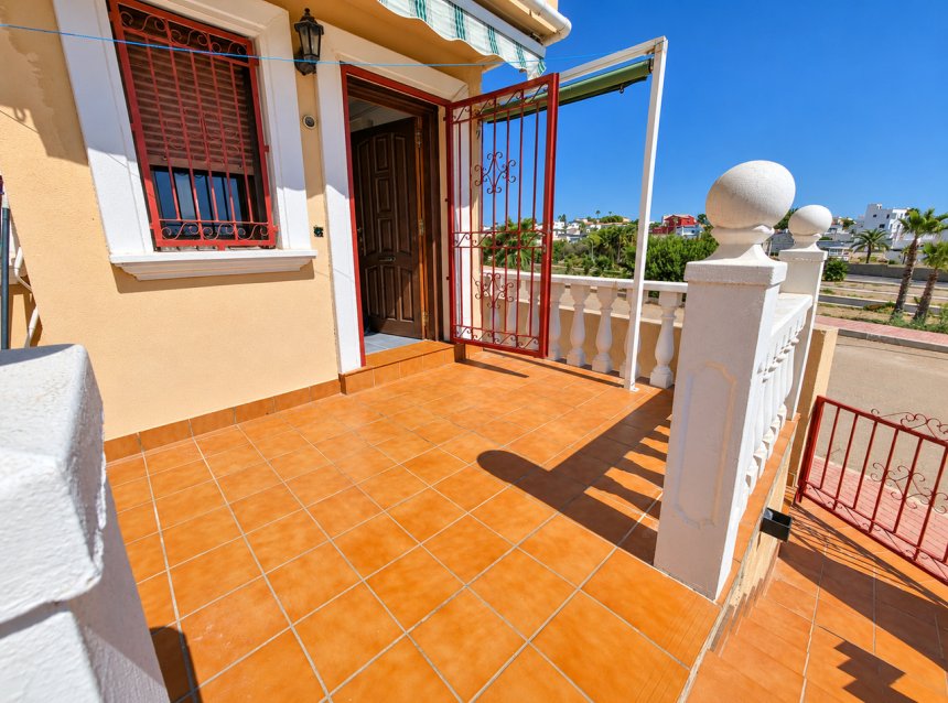 Resale - Villa -
Villamartin - Costa Blanca