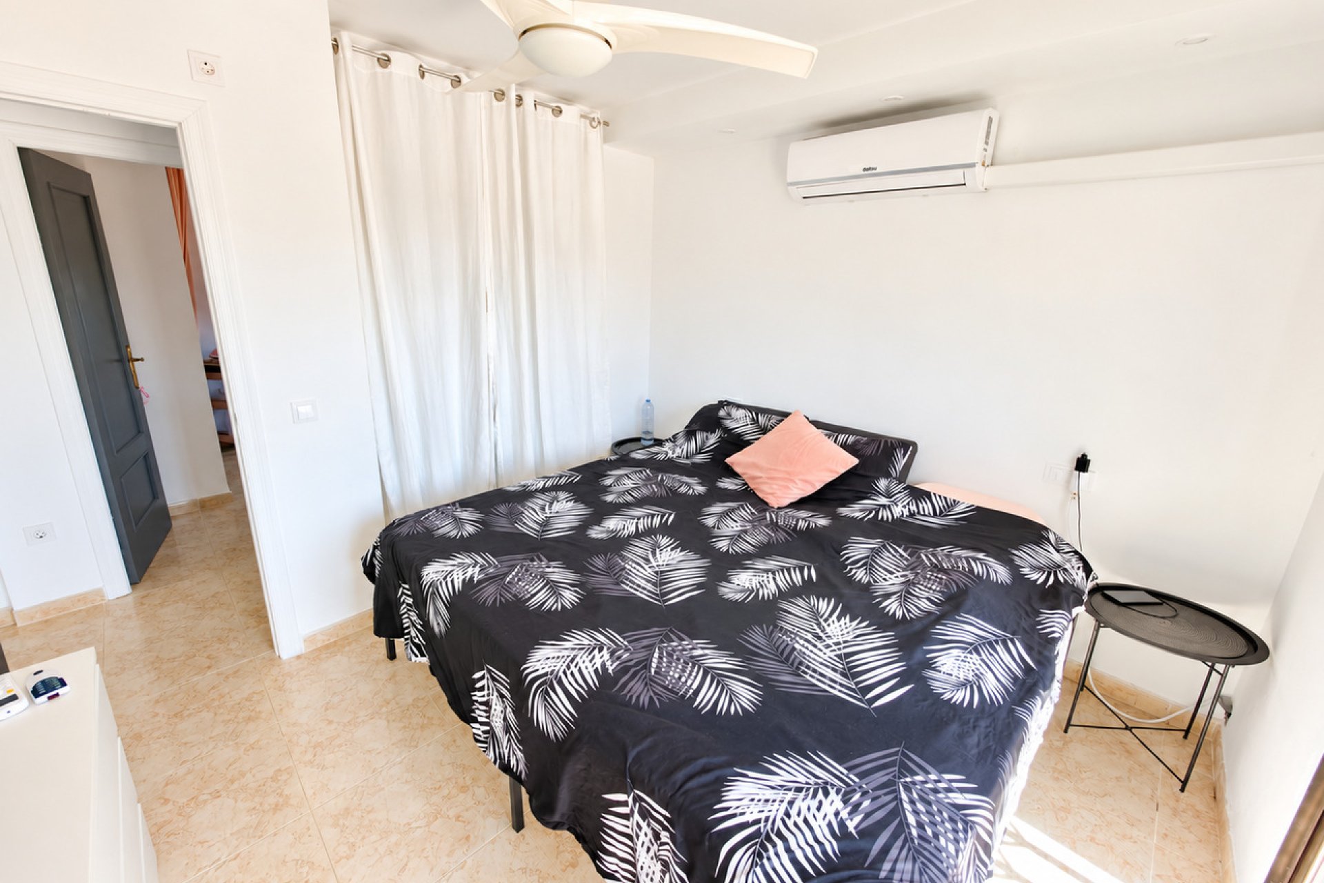 Resale - Villa -
Villamartin - Costa Blanca