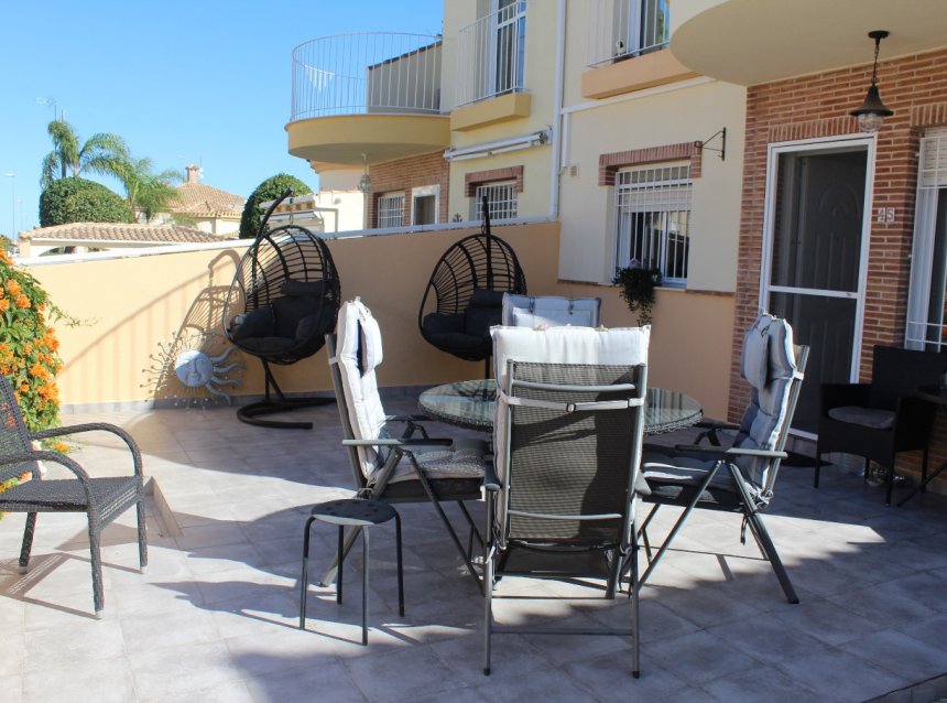Resale - Villa -
Villamartin - Costa Blanca