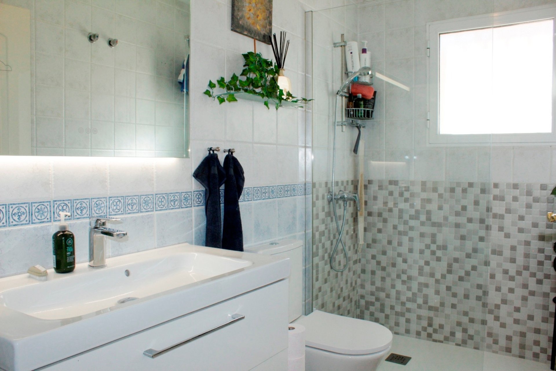 Resale - Villa -
Villamartin - Costa Blanca