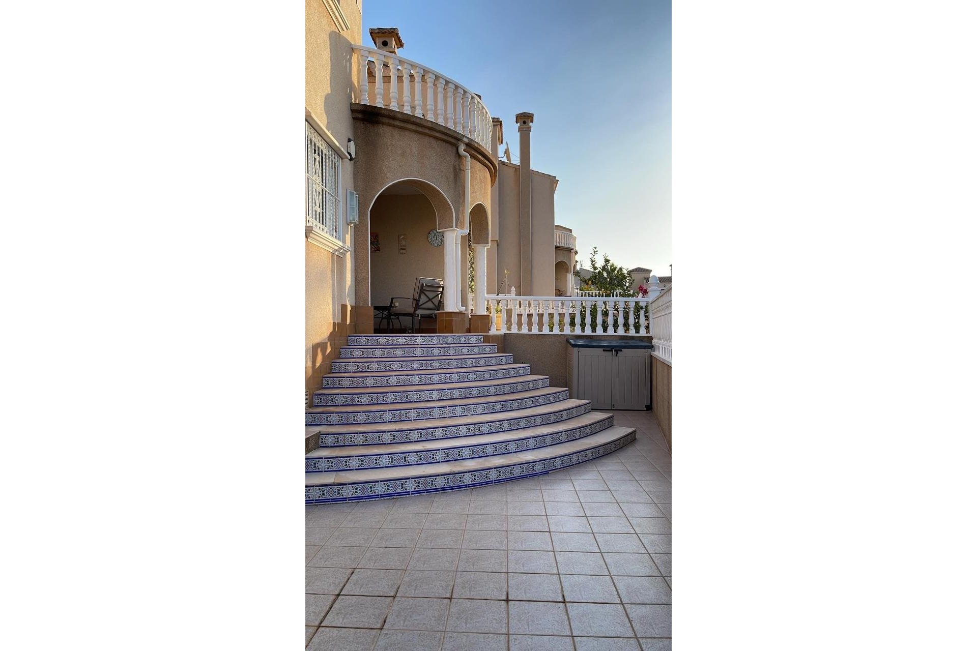 Resale - Villa -
Villamartin - Costa Blanca