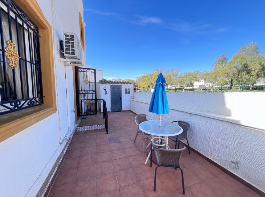 Resale - Villa -
Vistabella Golf Entre Naranjos - Inland