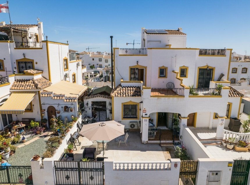 Resale - Villa -
Vistabella Golf Entre Naranjos - Inland