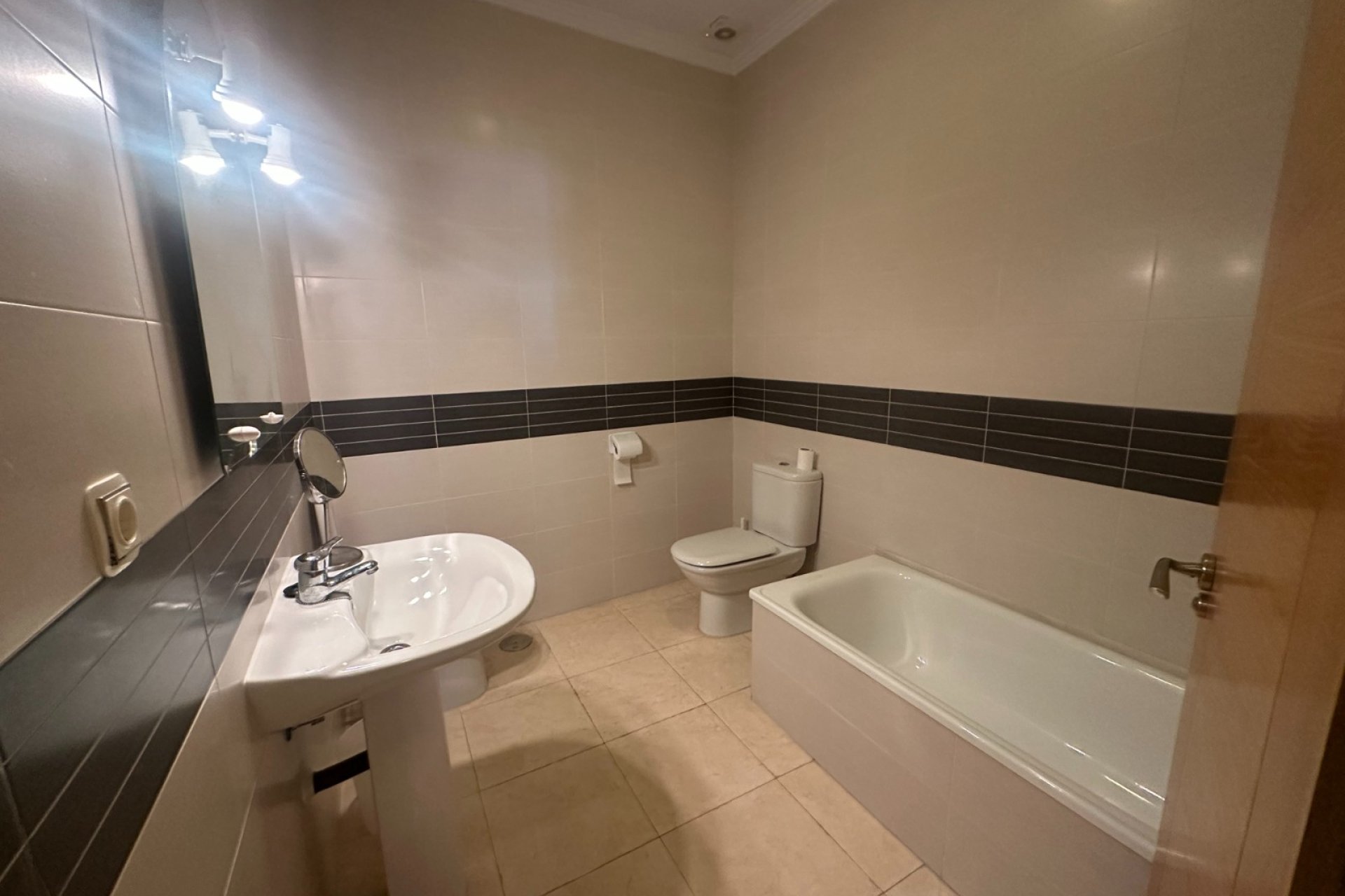 Reventa - Apartment -
Jacarilla - Inland