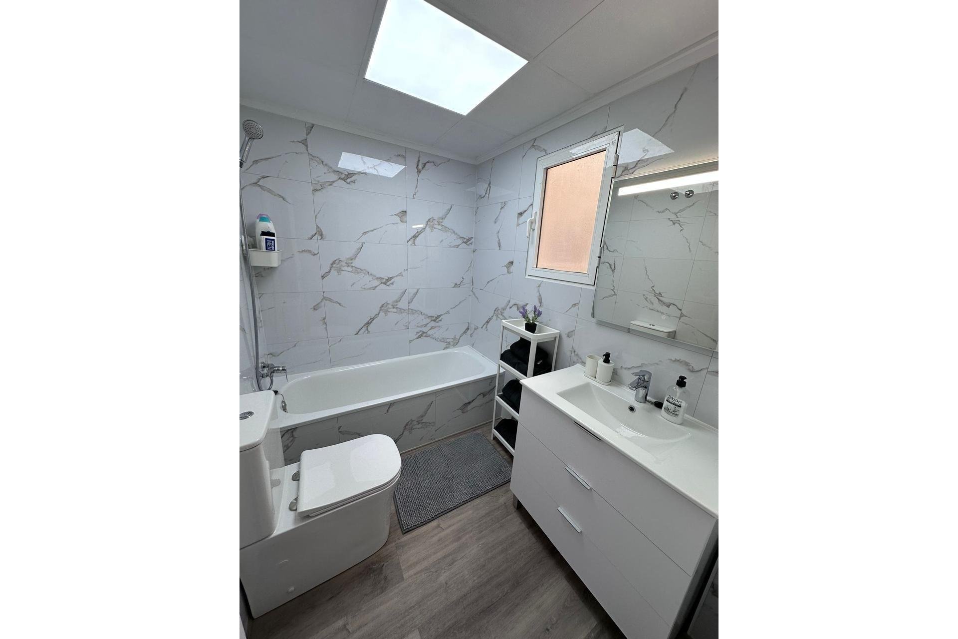 Reventa - Apartment -
Torrevieja - Centro - Muelle Pesquero