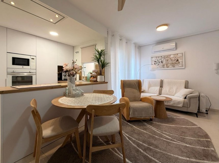 Reventa - Apartment -
Torrevieja - Centro