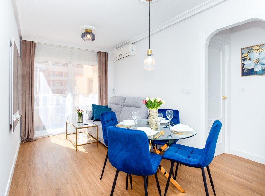 Reventa - Apartment -
Torrevieja - Centro