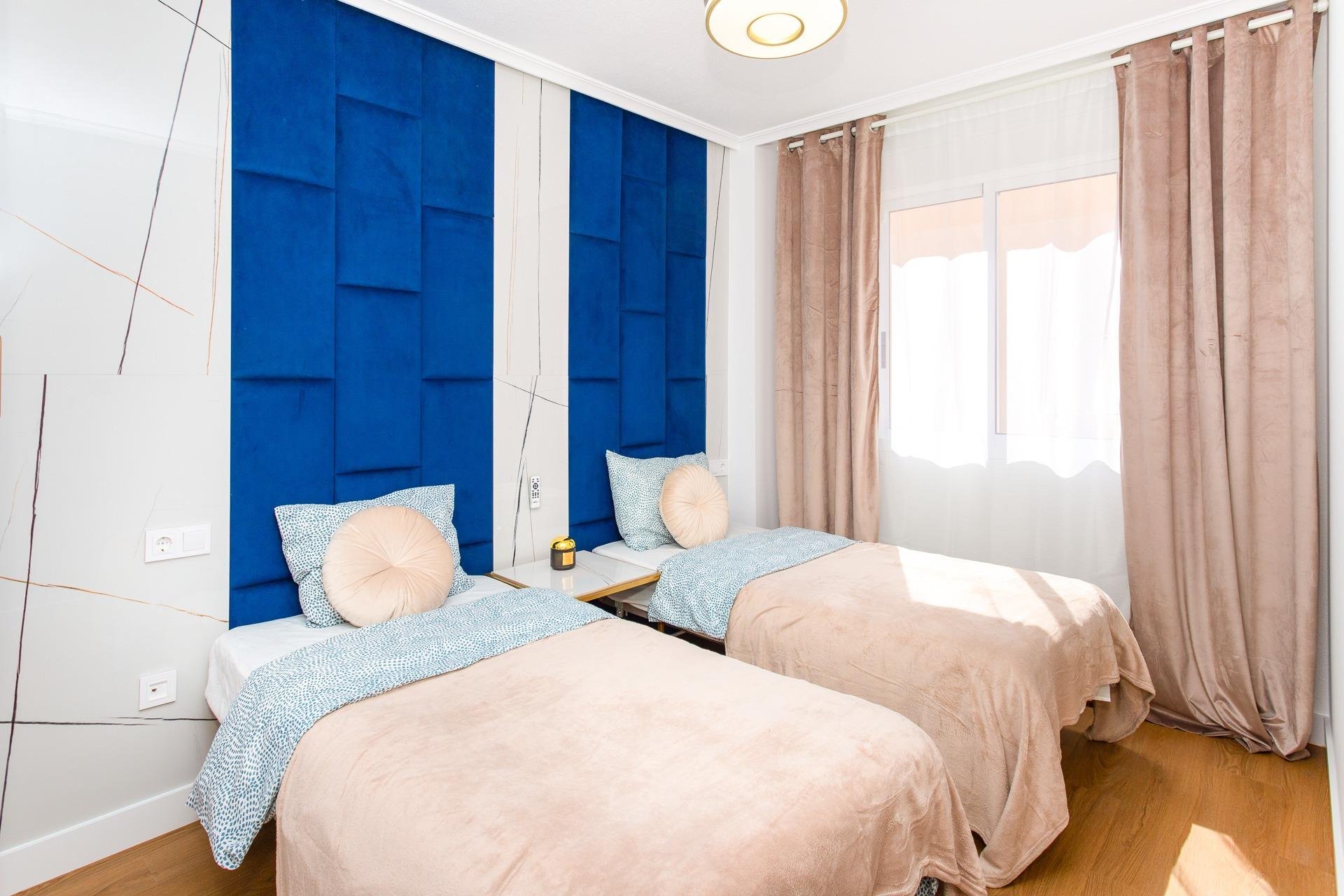 Reventa - Apartment -
Torrevieja - Centro